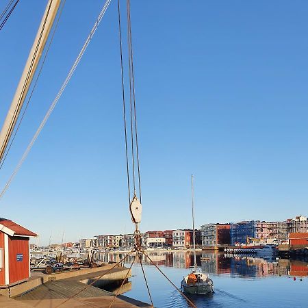 50 M Till Bad I Centrala Skaerhamn エクステリア 写真